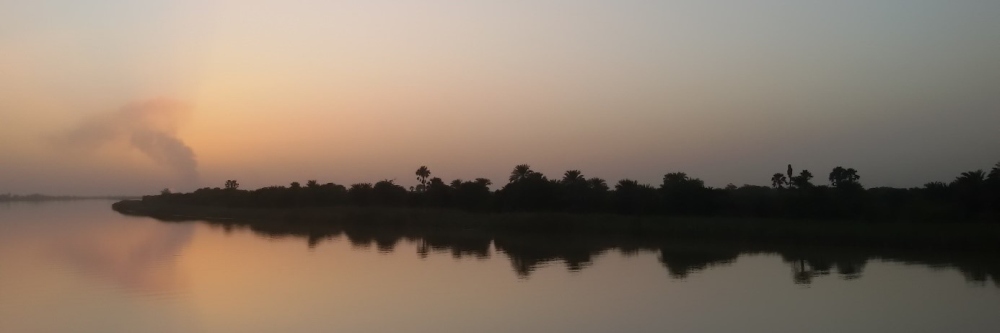 Croisière au fil du fleuve Sénégal: coucher du soleil