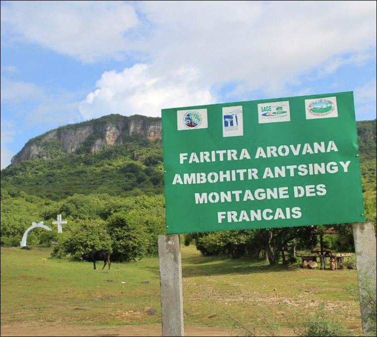 Paysage Harmonieux Protégé d’Ambohitr’Antsingy Montagne des Français