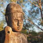 Sculpture sur un site funéraire - Ouest de Madagascar